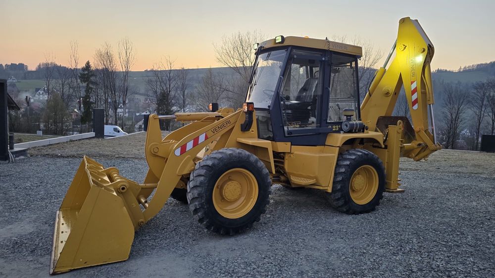 Venieri 8.23 4x4 koparko ładowarka