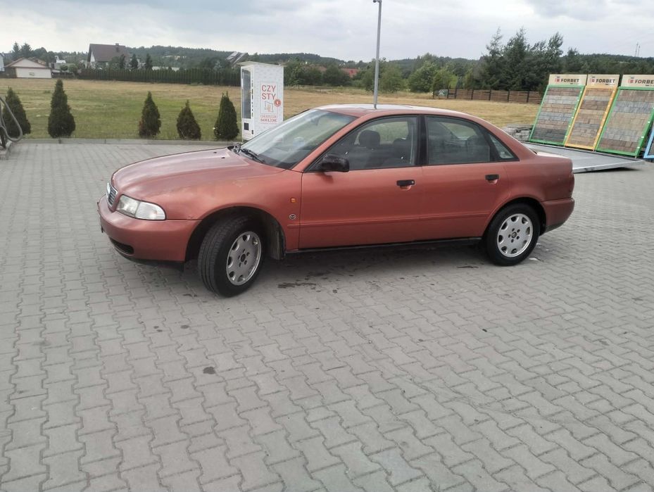 Samochód Audi a4