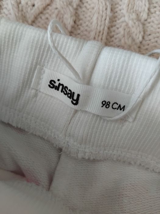 Костюмчик для дівчинки+нові штанці 98 р.