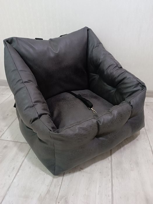 Автокресло для собак