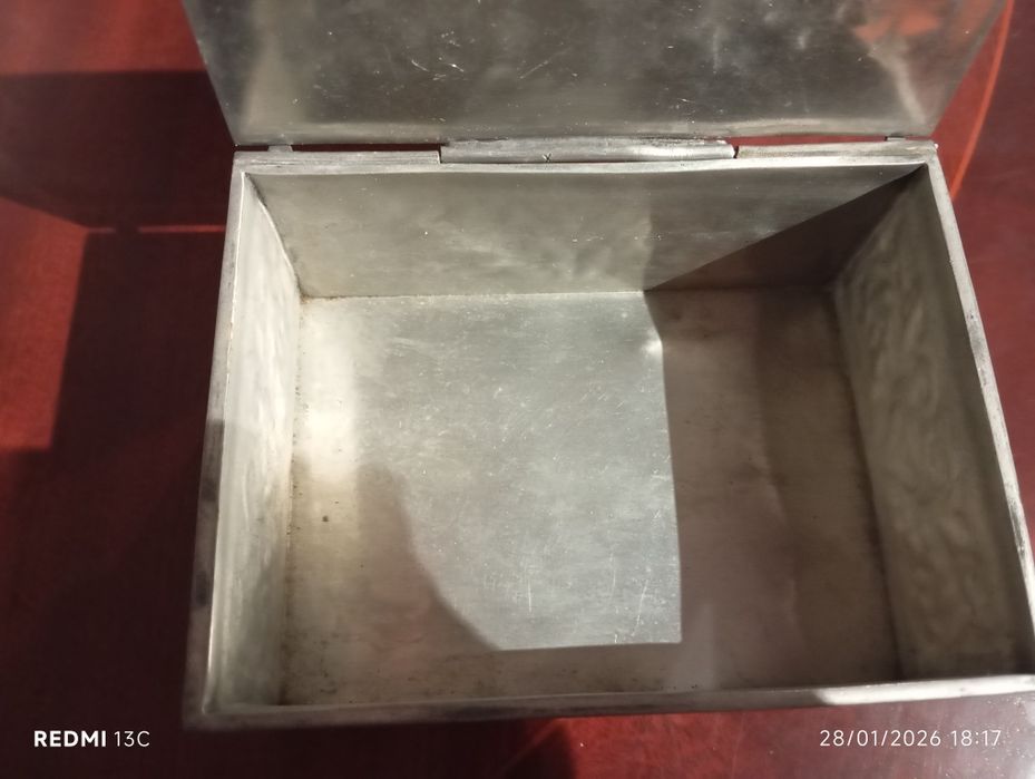 Guarda jóias em estanho