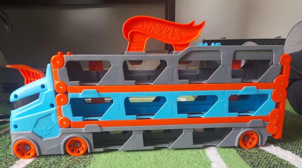 Hot Wheels City Transporter Ciezarowka
