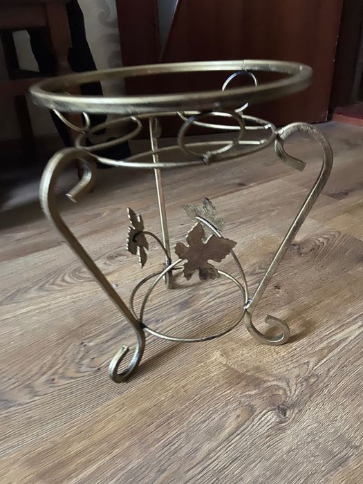 Підставка під квіти метал кована