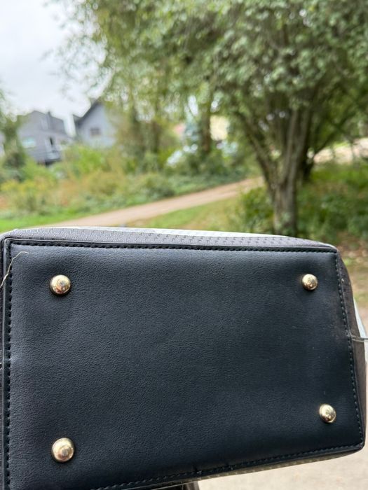 torebka Burberry London – elegancka, szaro-czarna, z paskiem