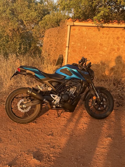 CB125R de 2026 Apenas 4 mil km!