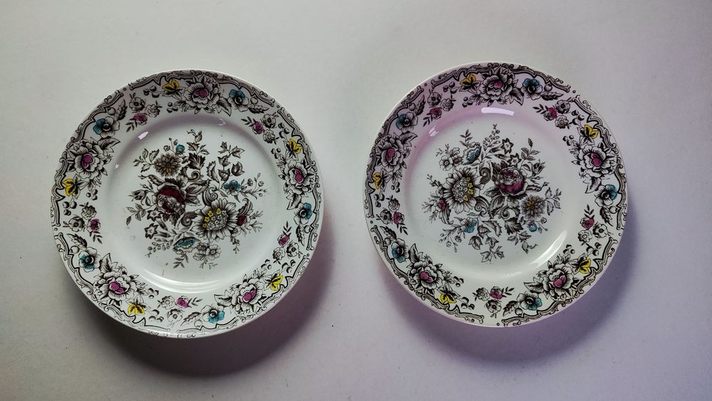 2 Pratos se sobremesa da linha "Clifton", marca Cesol