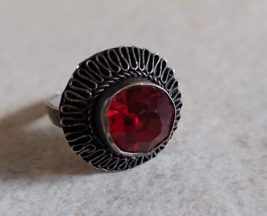 Stary srebrny pierścionek