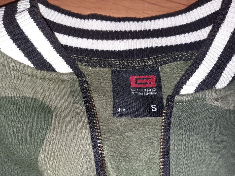 Bluza moro Cropp