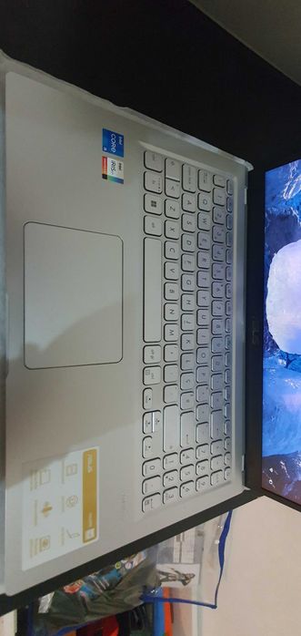 Portátil Asus 11th gen i5425473654003476482
