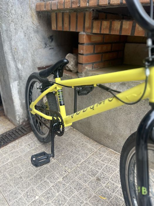 BMX SPITZ roda 20 Amarela – Muito Bom Estado