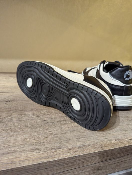 Кросівки шкіряні