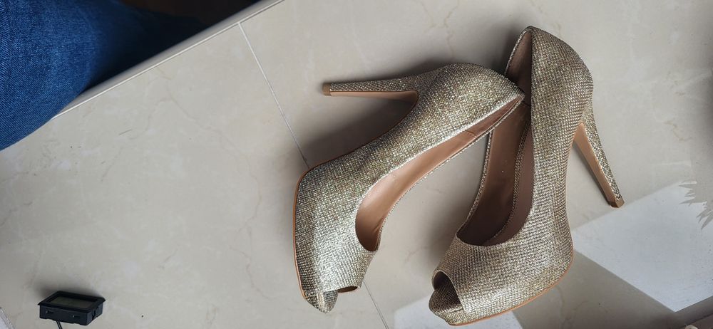 Святкові, весільні туфлі