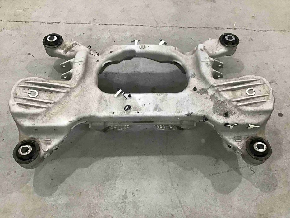Балка подвески задняя, подрамник Land Rover Range Rover L405 LR119671
