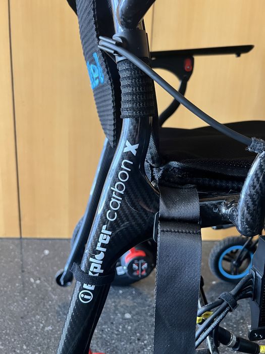 Cadeira de rodas elétrica carbono