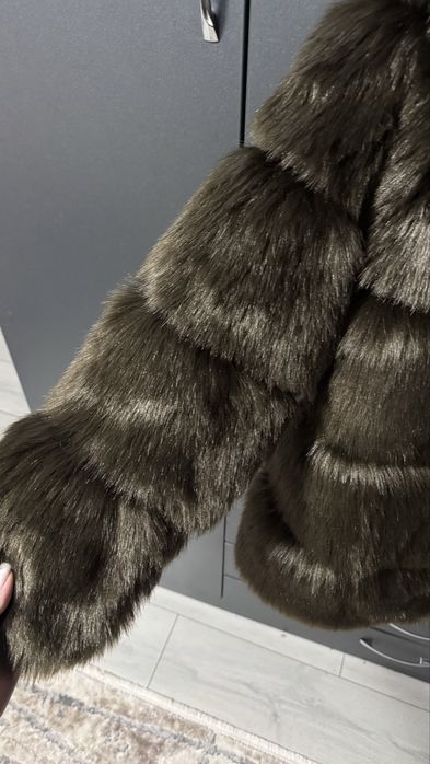 еко шуба ,тредова НОВА ,розмір xs-s,колір в житті красивий коричневий