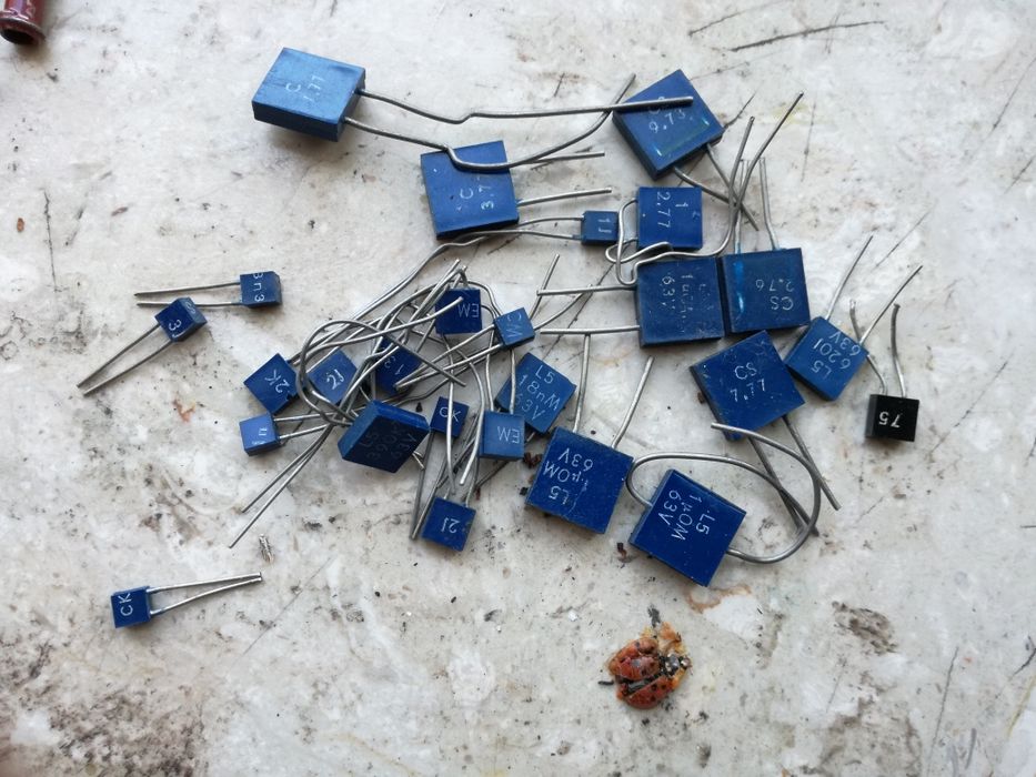 Kondensatory, oporniki, rezystory.NowePallad. Lata 50'te.