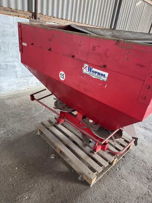 Розкидач добрив Woprol