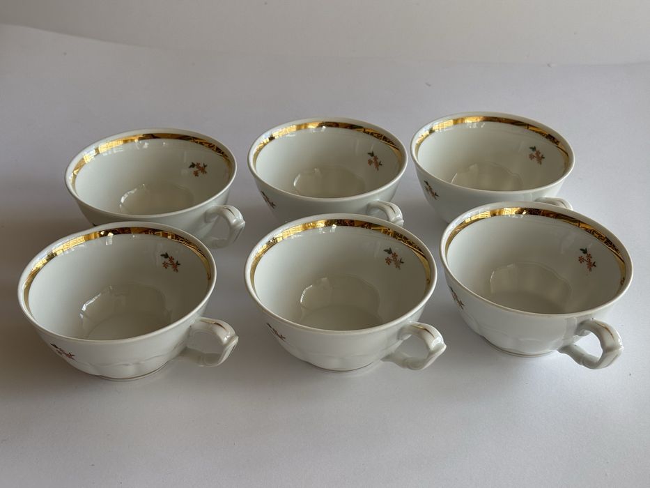 Wałbrzych serwis porcelanowy 6-osobowy Porcelana PRL kwiatki