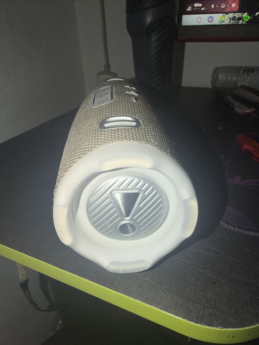 Jbl Charge 6 (como nova) ler descrição!