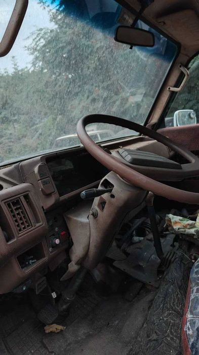 mazda e2200 по запчастинах