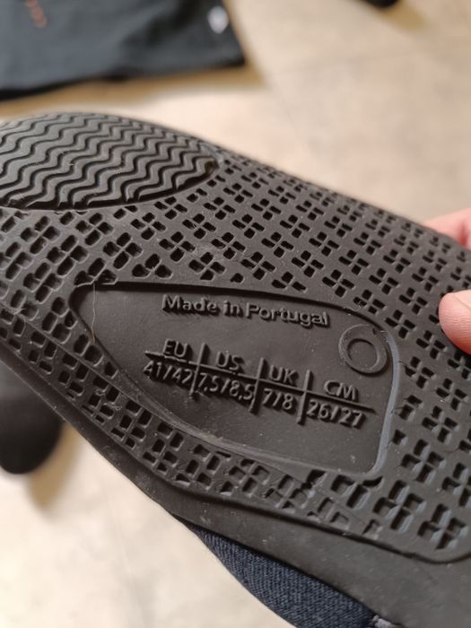 Lote dois pares sapatos de surf Tribord.