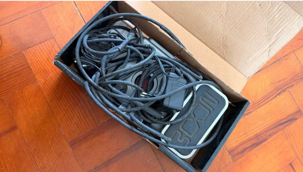 Guitarra Elétrica Rochester + Amplificador Kustom + Pedal | Kit Completo