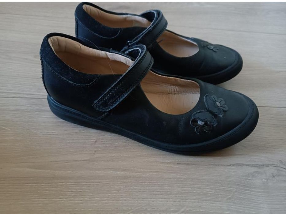 Шкіряні шкільні туфлі Mary Jane від Clarks.  32р, (19,5 см.)