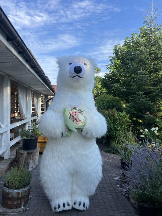 Великий білий ведмедик Умка — на ваше свято!