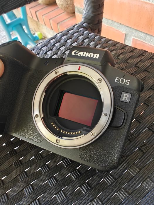 Máquina Canon EOS R