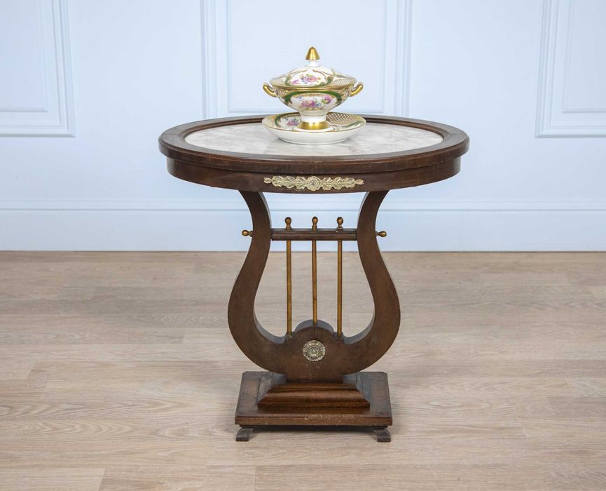 Антикварний столик, тумбочка, столик антикварный