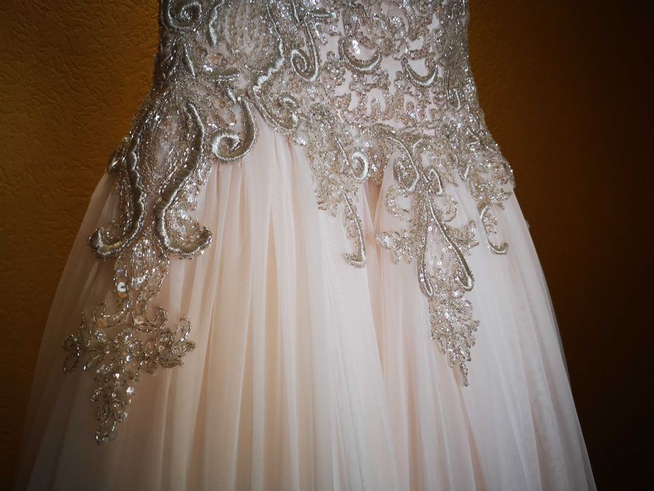 Весільна сукня - ручна вишивка