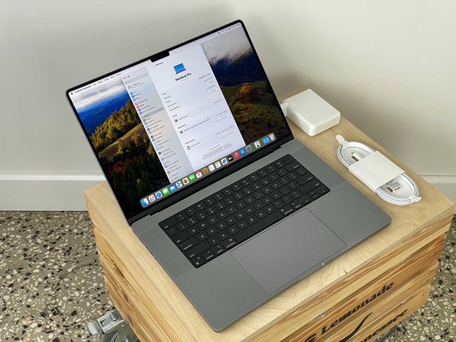 2021 MacBook Pro A2485 16" M1 MAX 32GB 512GB - SOLD!