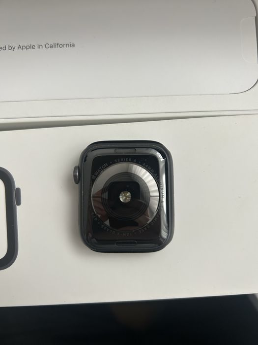 Apple watch series 4 44mm GPS