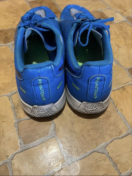 Футзалки Nike Phantom