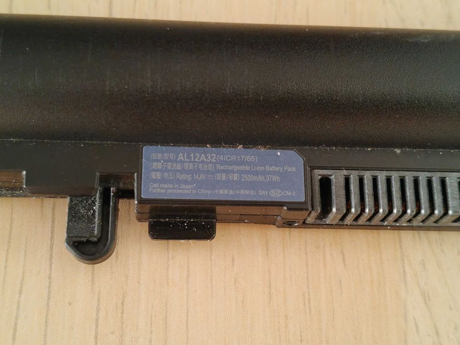 Acer Aspire V5-571 części - matryca bateria zawiasy nagrywarka inne