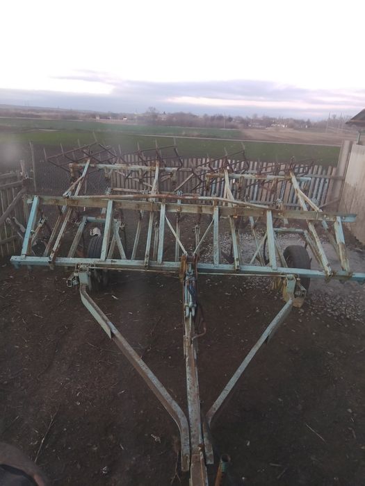 Продам плуг плн3,35. АГД2.4 и культиватор 4.2