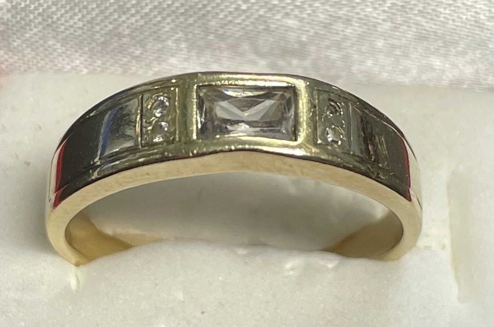 Złoty pierścionek 14kt 3,37 gram R19