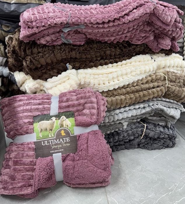 Двостороннє приємні мʼякі пледики на "Овчині" «Королівський Шарпей»