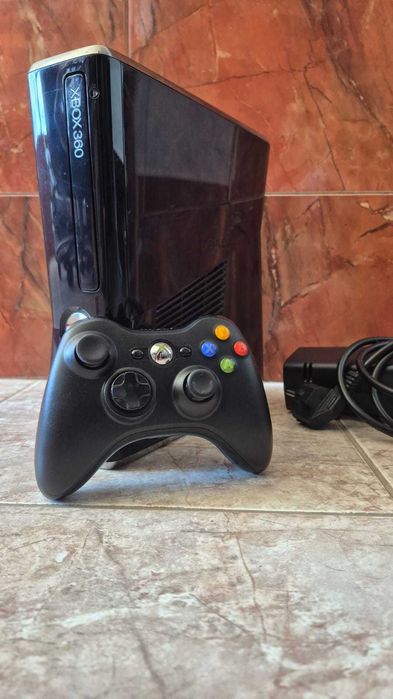 XBOX 360 S with 256GB Hard Drive + Controller64171293409922121