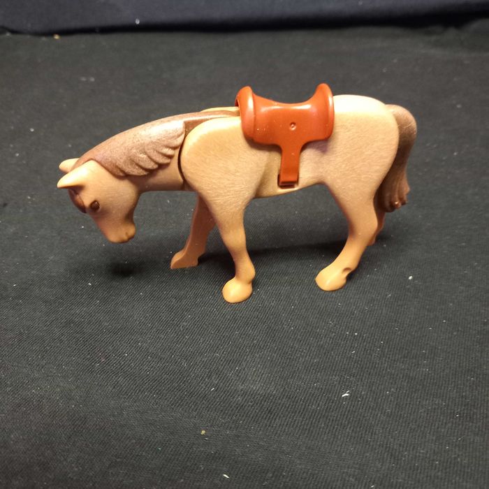 Playmobil cavalo castanho com sela