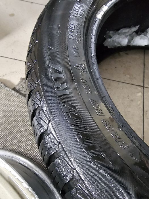 Зимняя резина 215-55-17 радиус 17 зима  поштучно