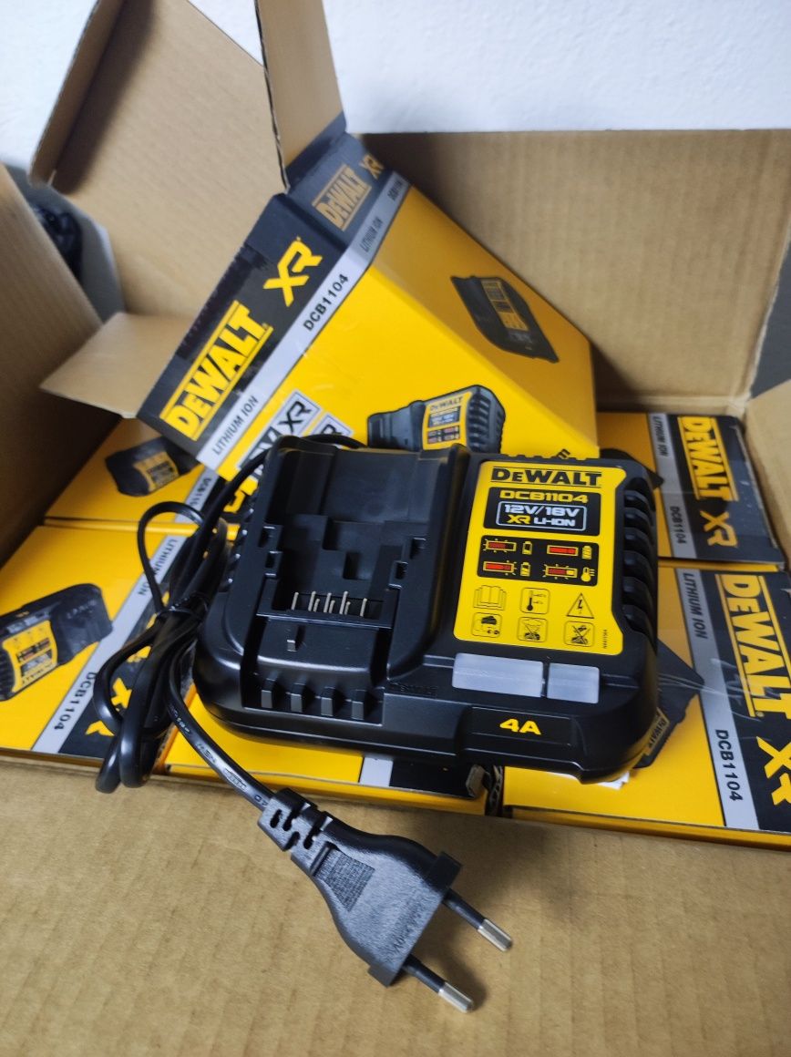Зарядний пристрій DeWalt DCB1104 (Европа 220): 1 100 грн ...