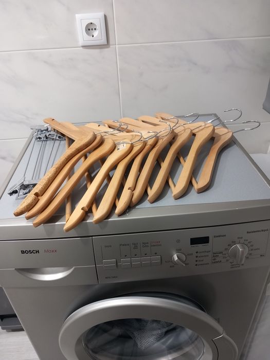 10 Cabides em madeira Ikea