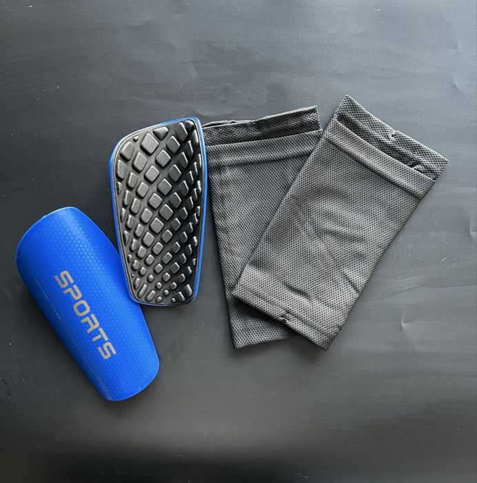 Комплект 2в1 футбольні щитки з тримачами футбольные щитки захист