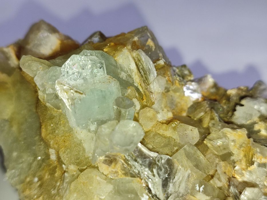 Minerais de coleção Berilo var. Água Marinha