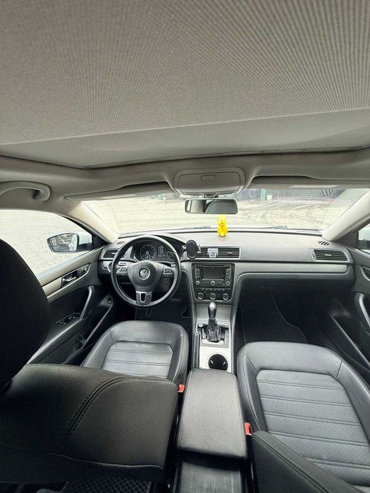 Продам Volkswagen Passat 2014 року SE