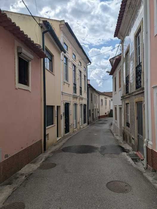 T4 na bonita Vila de Verride com logradouro - arrendamento acessível