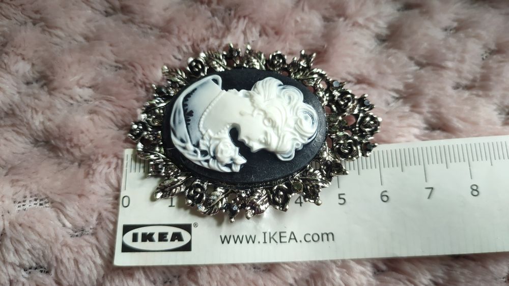 Broszka z kamea kobieta kobieca duża elegancka piękna dla kobiety