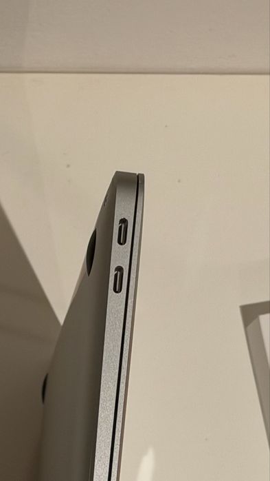 MacBook Air 13” Retina 2019