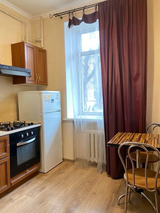 В Продажу 1 кк на вул. Адміральська